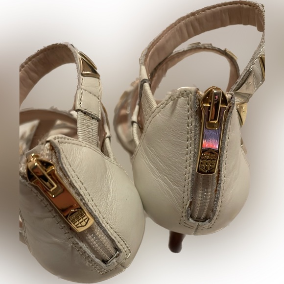 Vince white sandals with gold. Size 7. - Picture 2 of 3